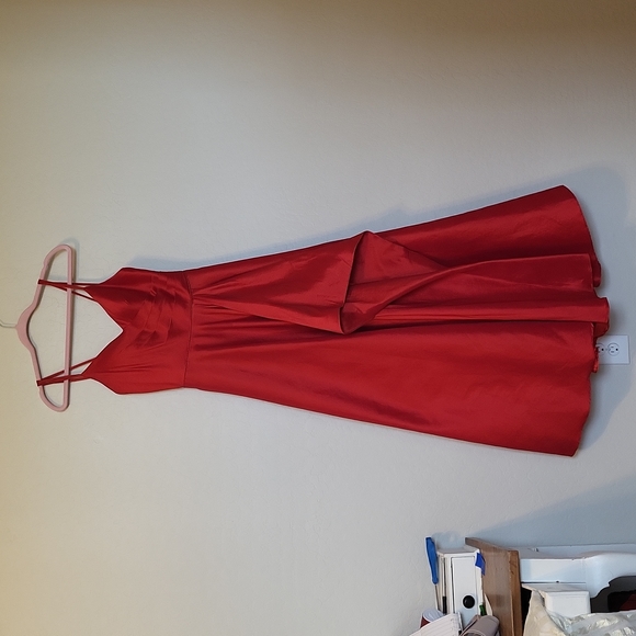 ALYCE PARIS Red Prom Dress Cursty High Slit In Front Double Strap in Back Size 4 - Picture 5 of 17